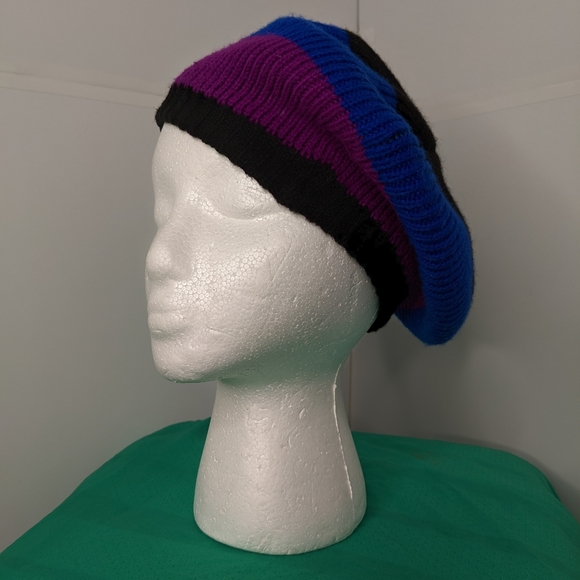 Sale ends TODAY! 3/$15 & under items to put in your bundle💼 or likes - Picture 10 of 16